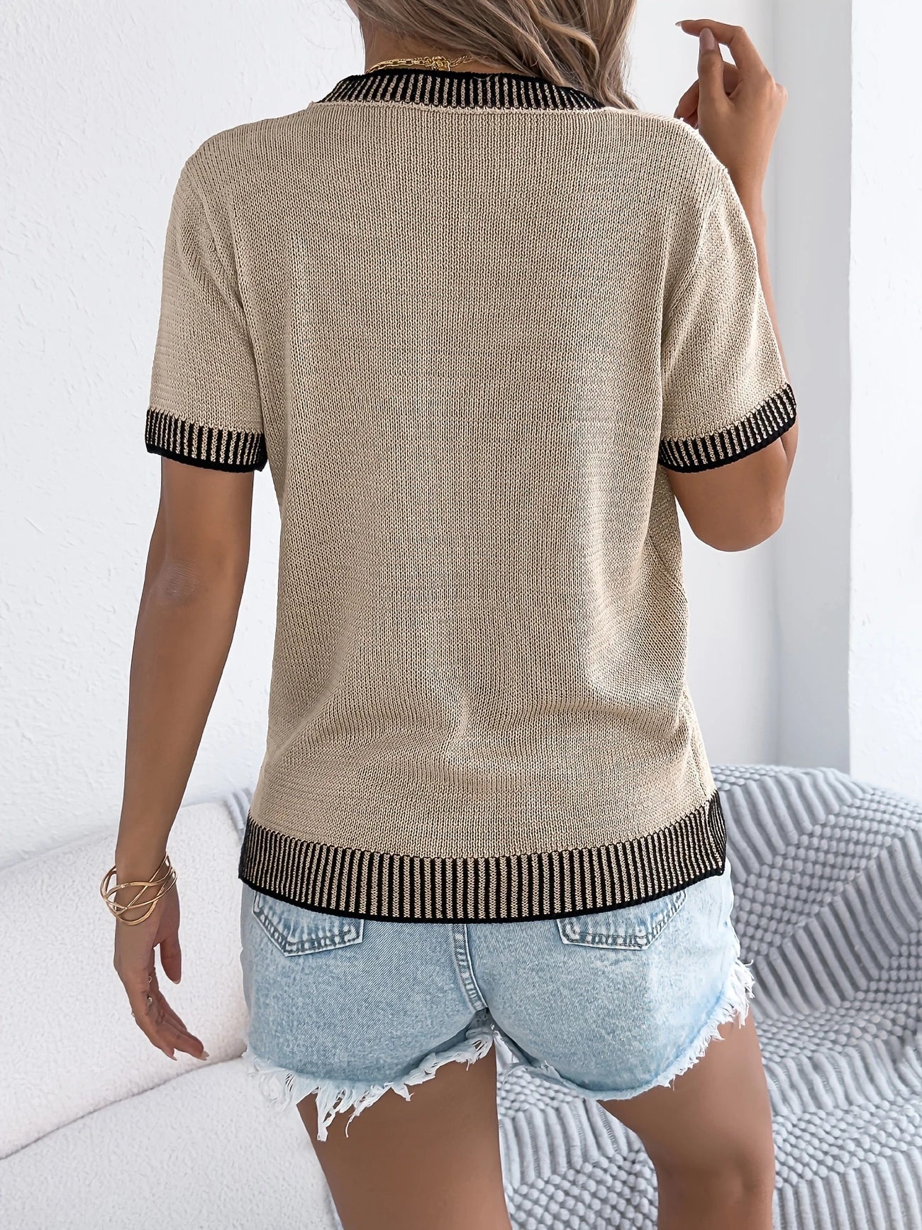 Alethea – Elegantes Rundhals Und Gestreiftes Strickoberteil