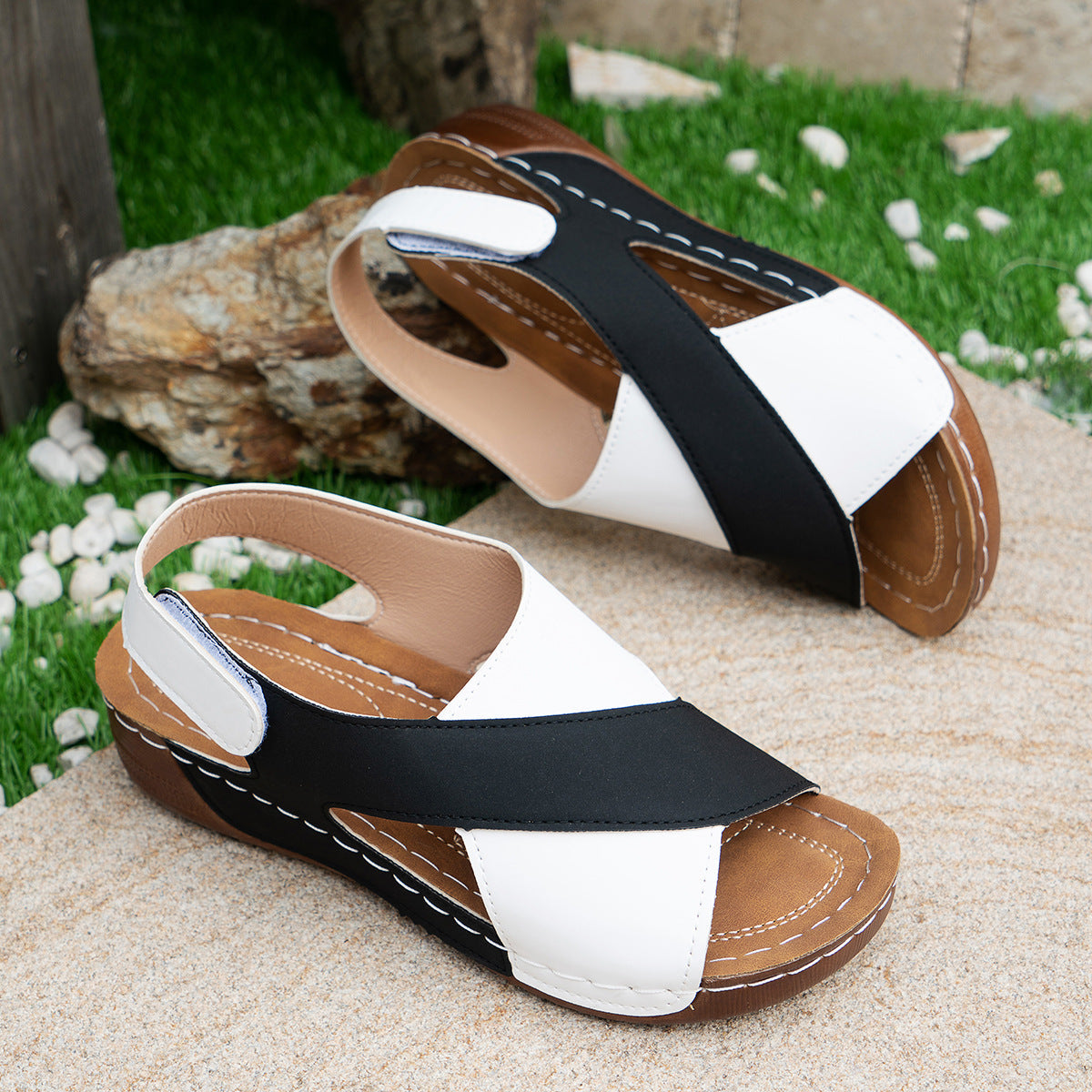 Jessica – Sommer Wedges Sandalen mit farbblockiertem Kreuzriemen Design