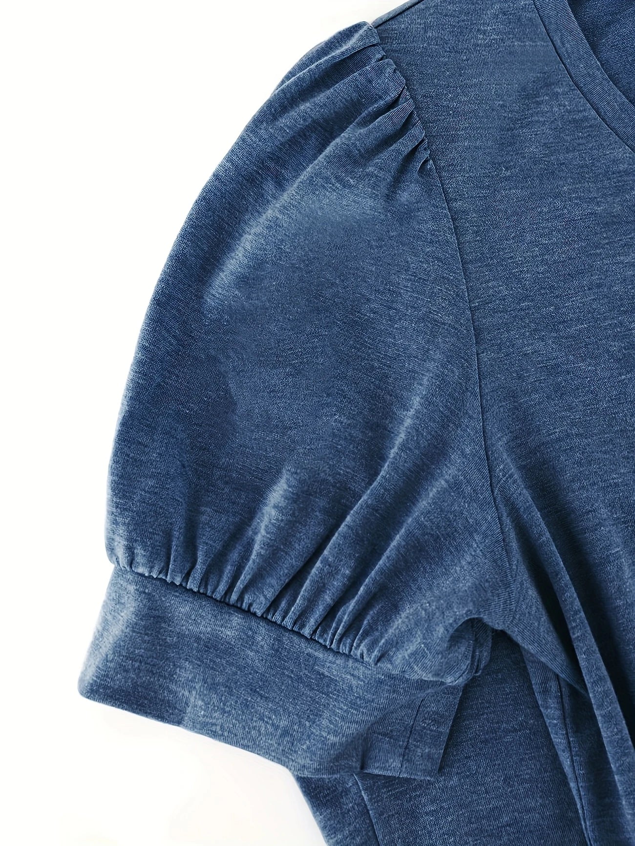 Kizzy – Atmungsaktives T-Hemd Mit Blütenblättern An Den Ärmeln