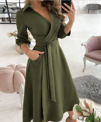 Jennifer – Sexy Fashion Langärmliges Kleid mit tiefem V-Ausschnitt und unregelmäßiger Form