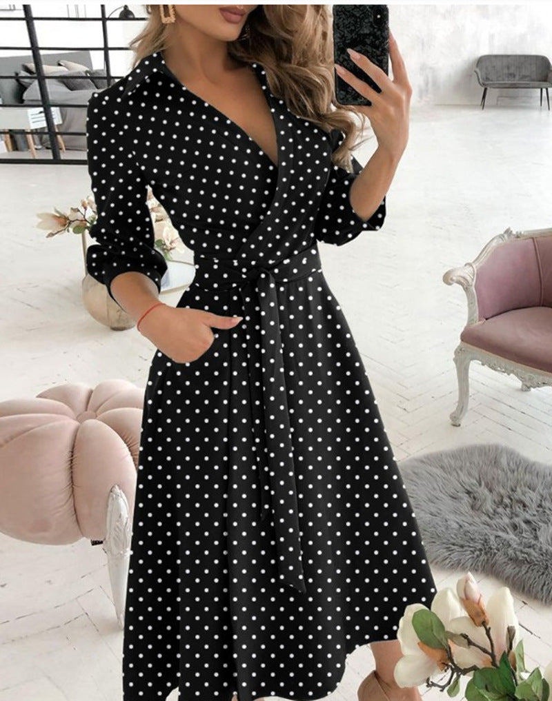 Jennifer – Sexy Fashion Langärmliges Kleid mit tiefem V-Ausschnitt und unregelmäßiger Form