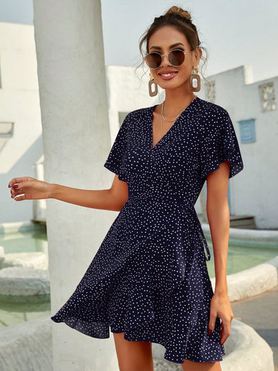 Rotes Wickelkleid mit Punkten – Sommerliches Kurzkleid mit Volants