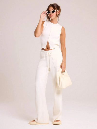 Gestricktes Cropped Top mit Knopfleiste – Minimalistisch, Weich & Kombistark