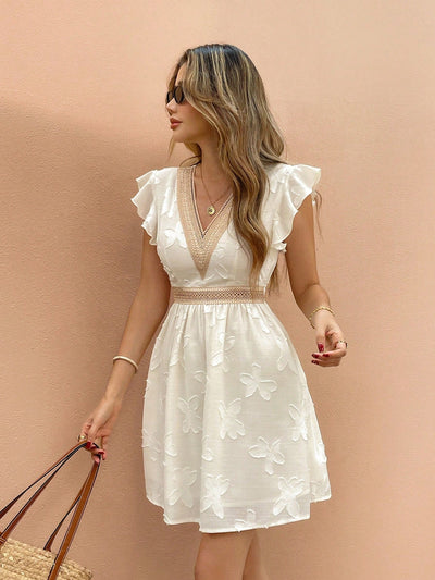 Sommerkleid mit V-Ausschnitt & Häkelspitze – Luftiges Kurzarmkleid mit Taillenbund