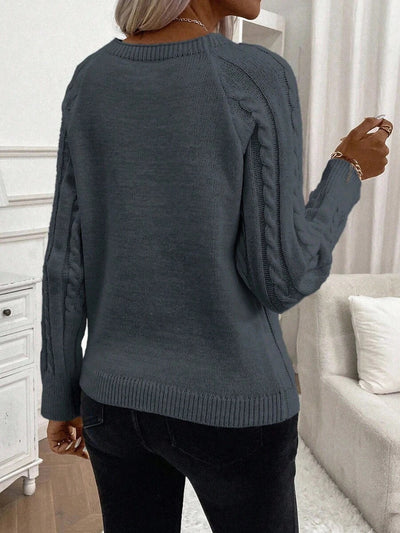 Clara – Pullover mit Knopfdetails und Zopfmuster