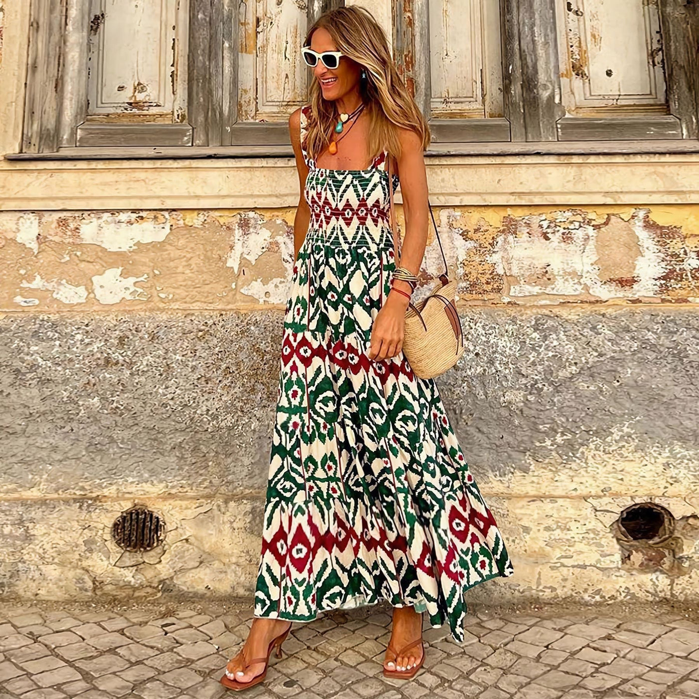 Betty – Elegantes bedrucktes französisches Blumenkleid mit Trägern