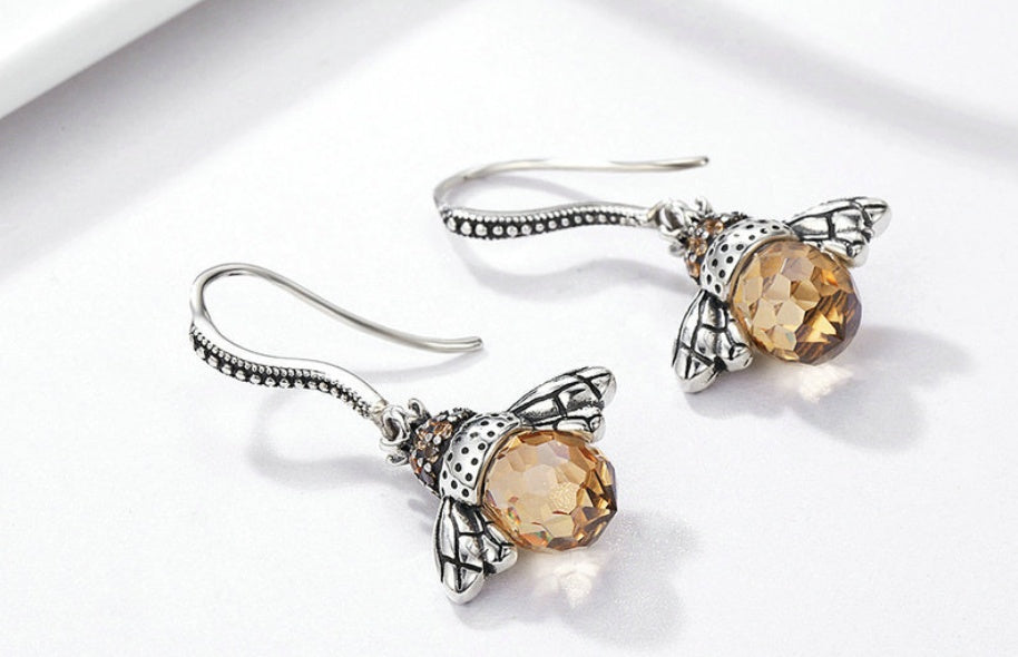 Hayley – Süße kleine Bienen Ohrringe aus Sterlingsilber mit Zirkon-Kristallen