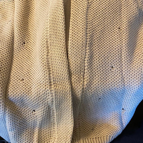 Stilvolle mittellange Strickjacke mit Kapuze für Männer