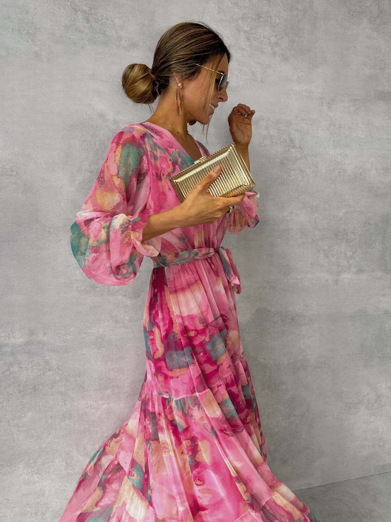 Hannah – Elegantes Chiffon-Kleid mit großer Schwingung und Zugband-Details