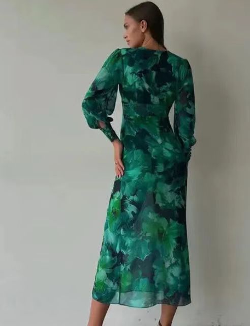 Heather – V-Ausschnitt Kleid mit REDLEAF Druck