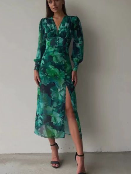 Heather – V-Ausschnitt Kleid mit REDLEAF Druck