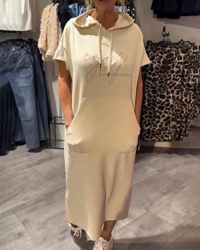 Nadia – Elegantes Kleid Mit Kapuze
