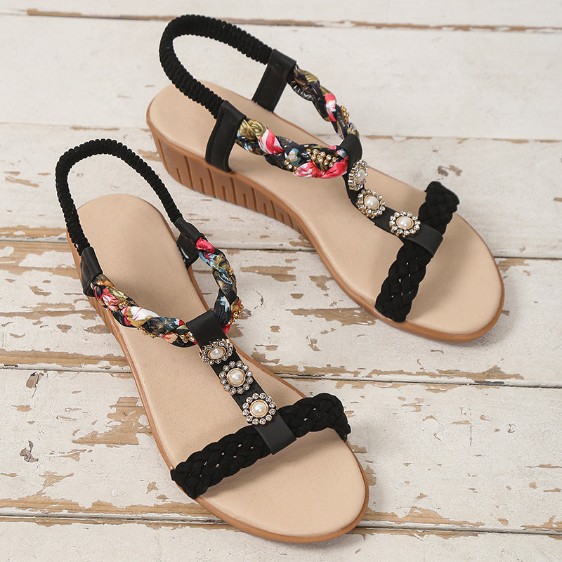 Laura – Bohemian Geflochtene Sandalen für den Sommer am Strand