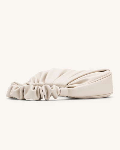 Schultertasche aus veganem Leder in Elfenbein