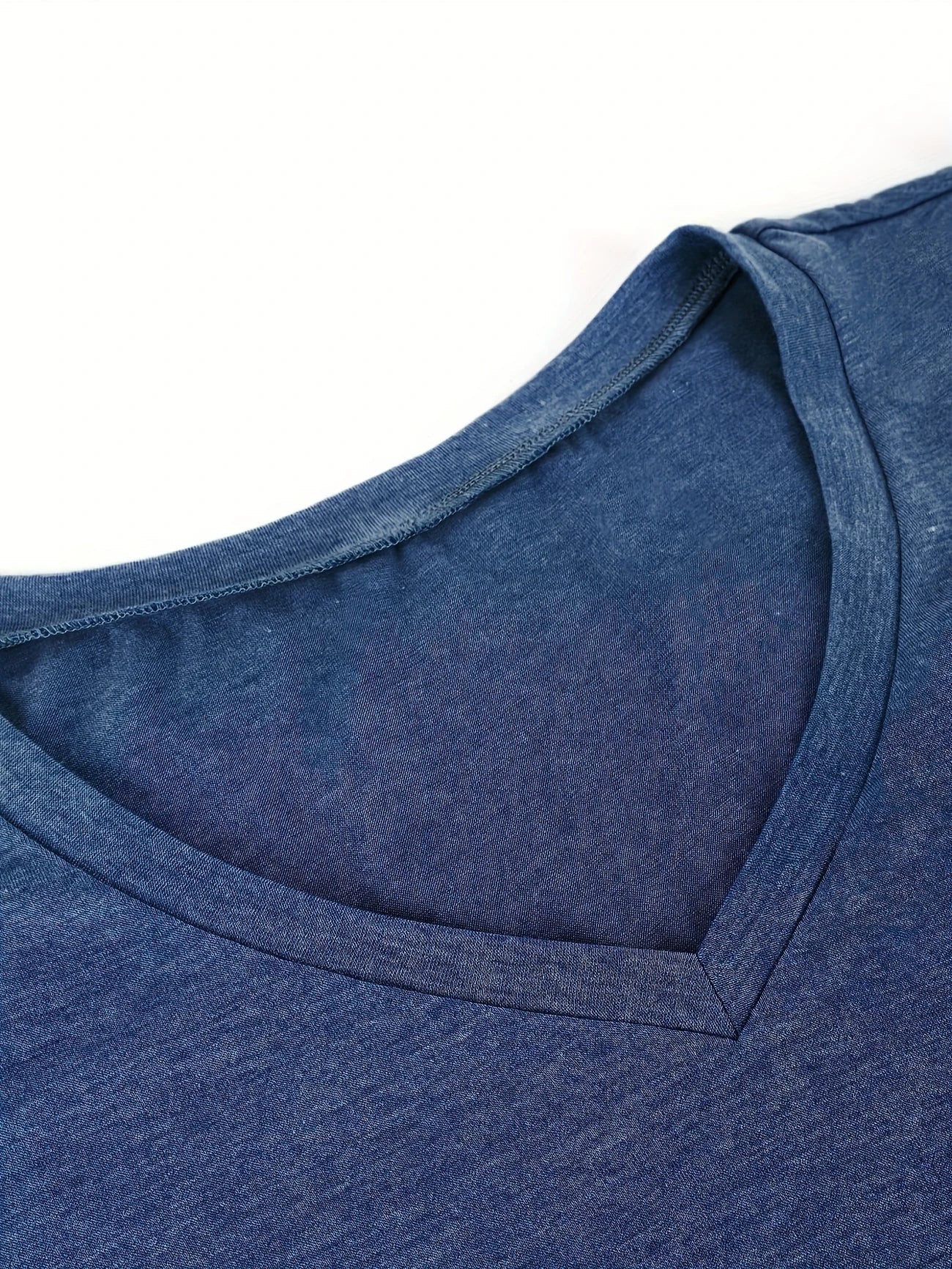 Kizzy – Atmungsaktives T-Hemd Mit Blütenblättern An Den Ärmeln