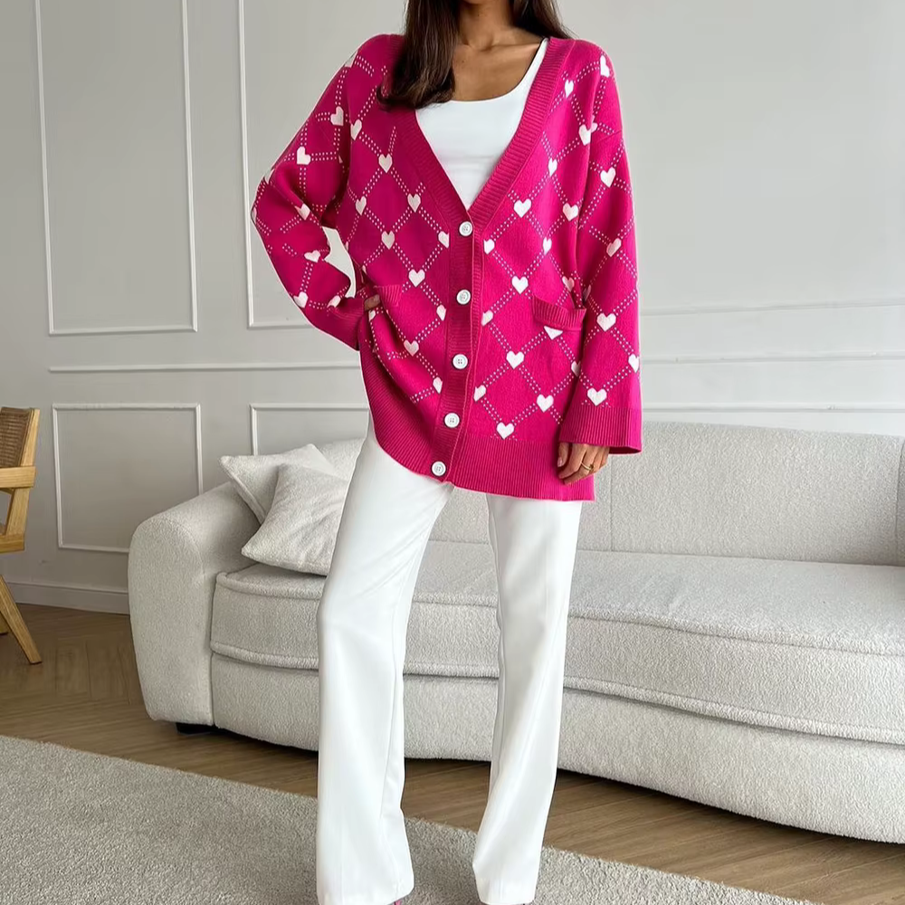 Mariele – Verspielte Strickjacke mit Herzmuster