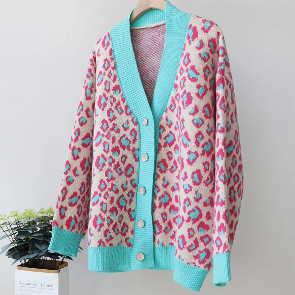 Brunhilde - Oversize-Strickjacke mit buntem Leopardenmuster