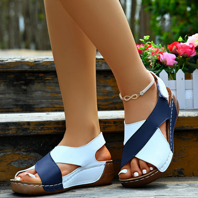 Jessica – Sommer Wedges Sandalen mit farbblockiertem Kreuzriemen Design