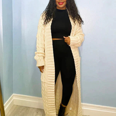 Ines – Langer Strickcardigan mit Zopfmuster