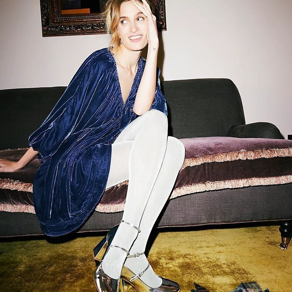 Nicole – Bequemes und lässiges Gold-Velours V-Ausschnitt Kleid