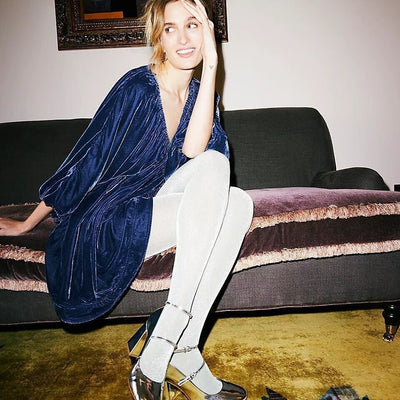 Nicole – Bequemes und lässiges Gold-Velours V-Ausschnitt Kleid