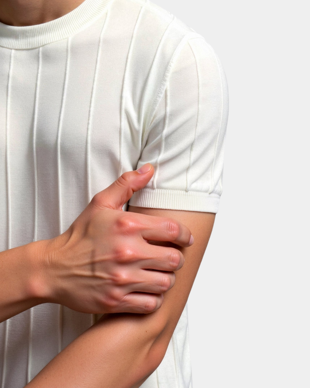 Herren-Strickshirt mit vertikaler Rippstruktur – Leichtes Oberteil für den Sommer