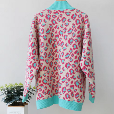 Brunhilde - Oversize-Strickjacke mit buntem Leopardenmuster