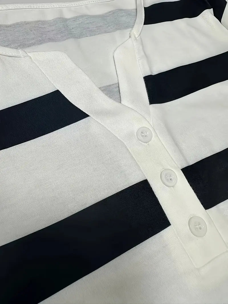 Dakota - Lässiges T Hemd Mit V Ausschnitt Und Streifenprint