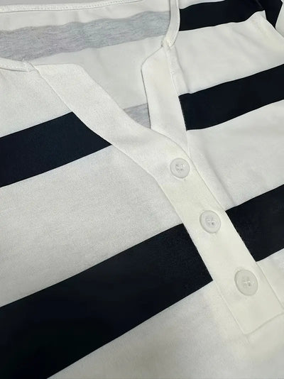 Dakota - Lässiges T Hemd Mit V Ausschnitt Und Streifenprint