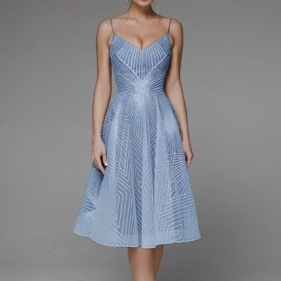 Symmetry Line – Festliches Abendkleid mit harmonischer Silhouette