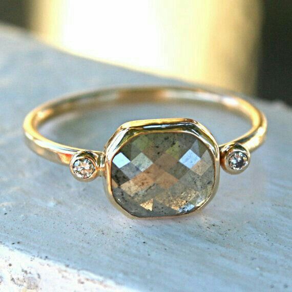 Vintage Ring mit Kristallstein