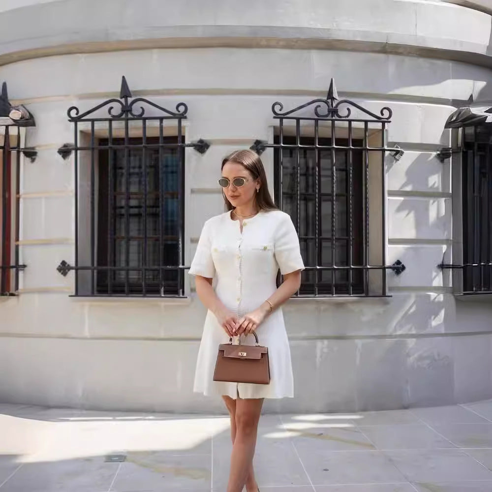 Josephine - Wollstrickkleid Geknöpfter Komfortstil