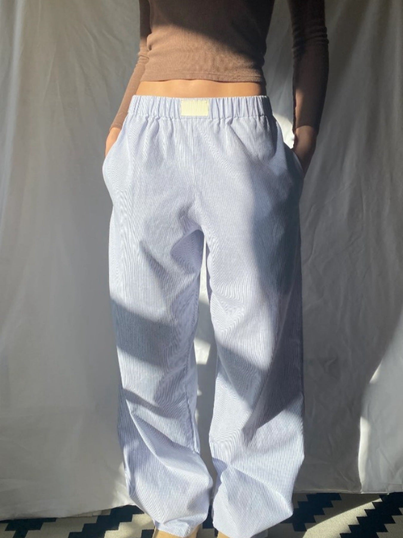 Nicole – Breite Bequeme Hose mit vertikalen Streifen und elastischem Bund