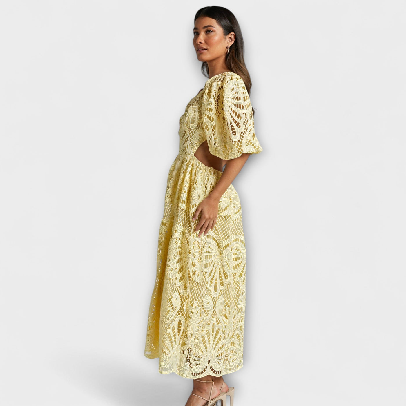 Elegantes Kleid mit feinen Akzenten