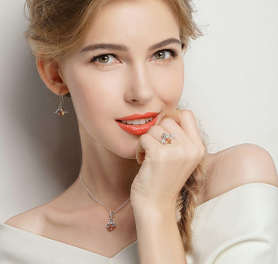 Hayley – Süße kleine Bienen Ohrringe aus Sterlingsilber mit Zirkon-Kristallen