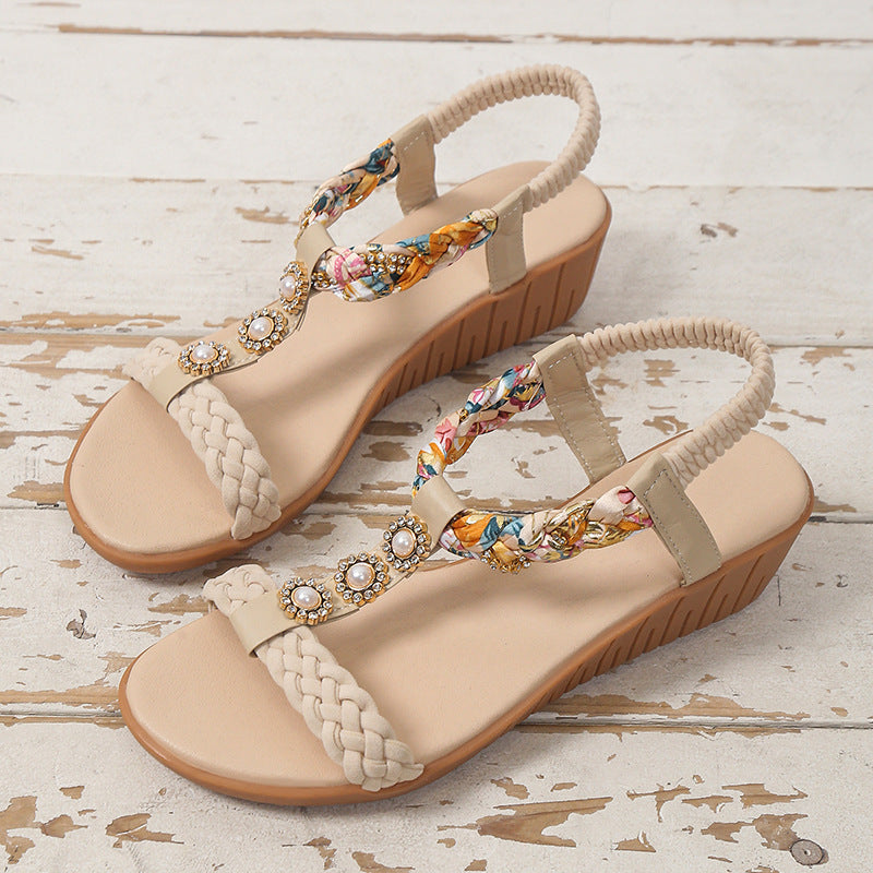 Laura – Bohemian Geflochtene Sandalen für den Sommer am Strand