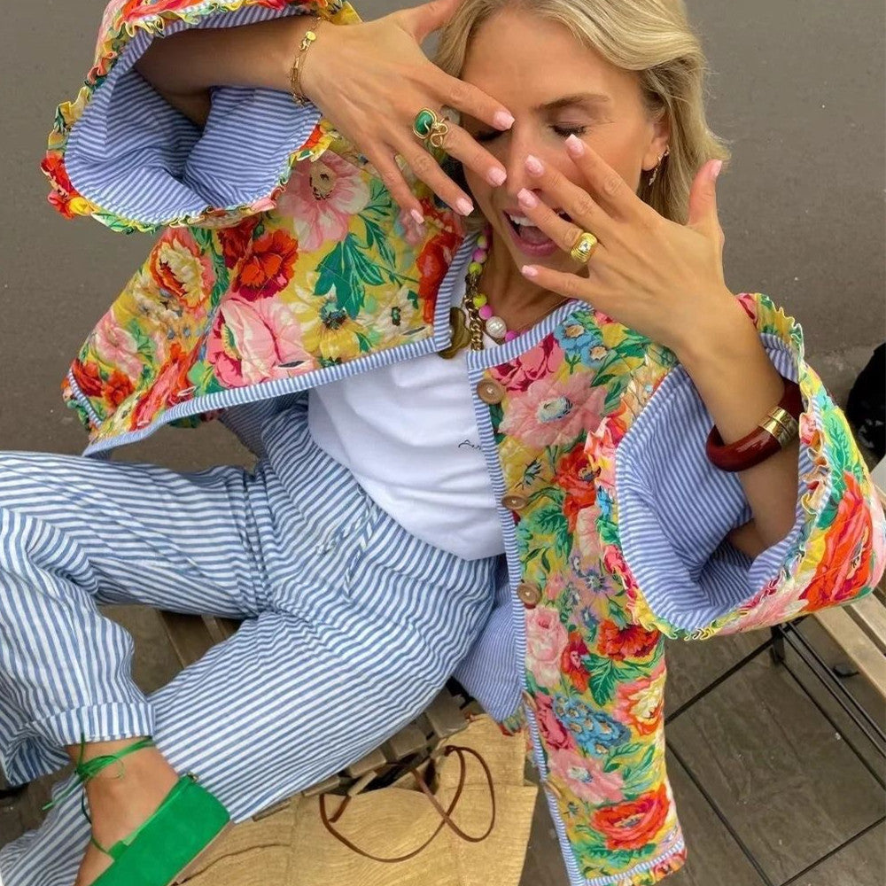 Joy – Lässiger Blümchen-Mantel