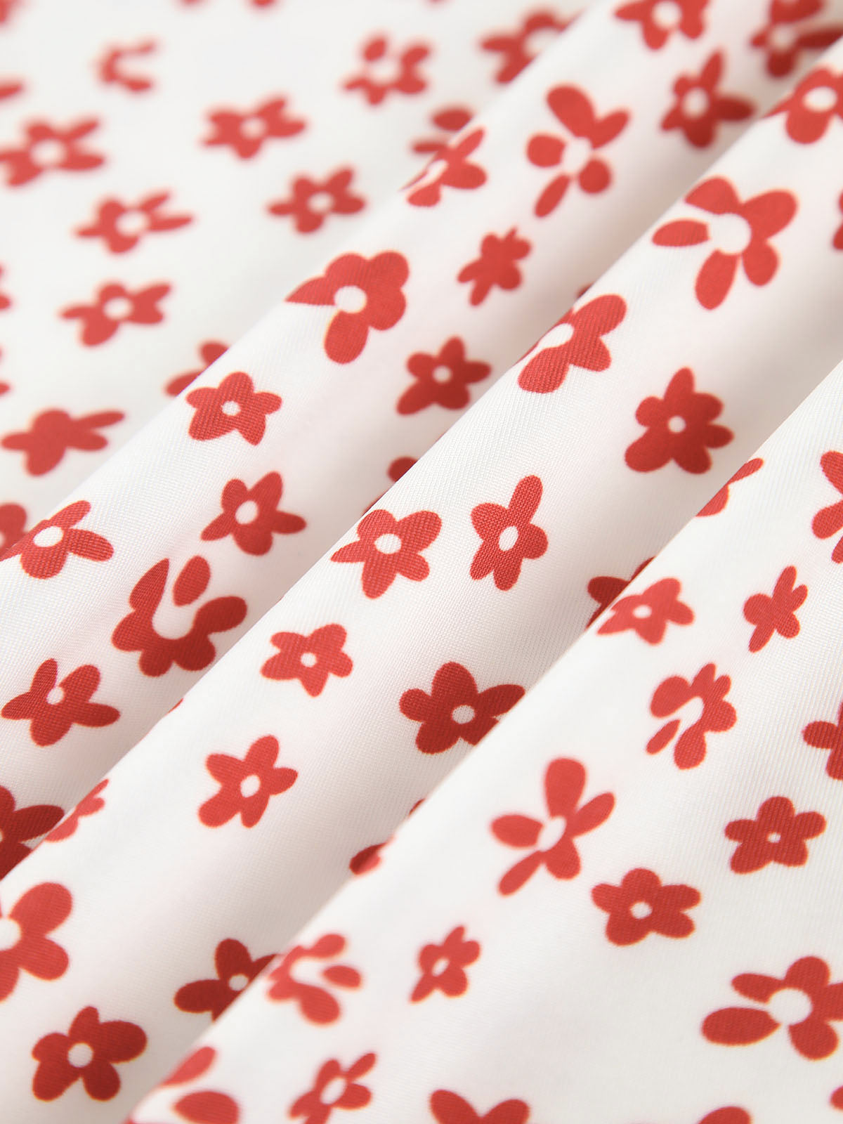 Langes Sommerkleid mit Blumenmuster – Rückenfrei, Fließend