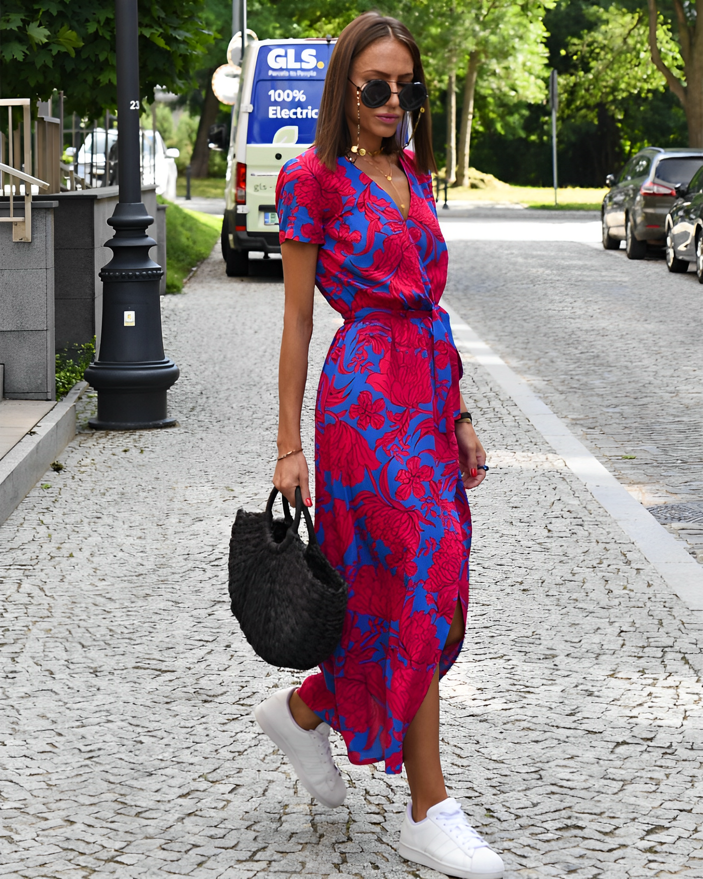 Elowen - Blumiges Taillenkleid