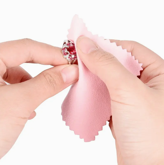 Ema's Premium Schmuckreinigungstücher – 50 Stück für strahlenden Glanz