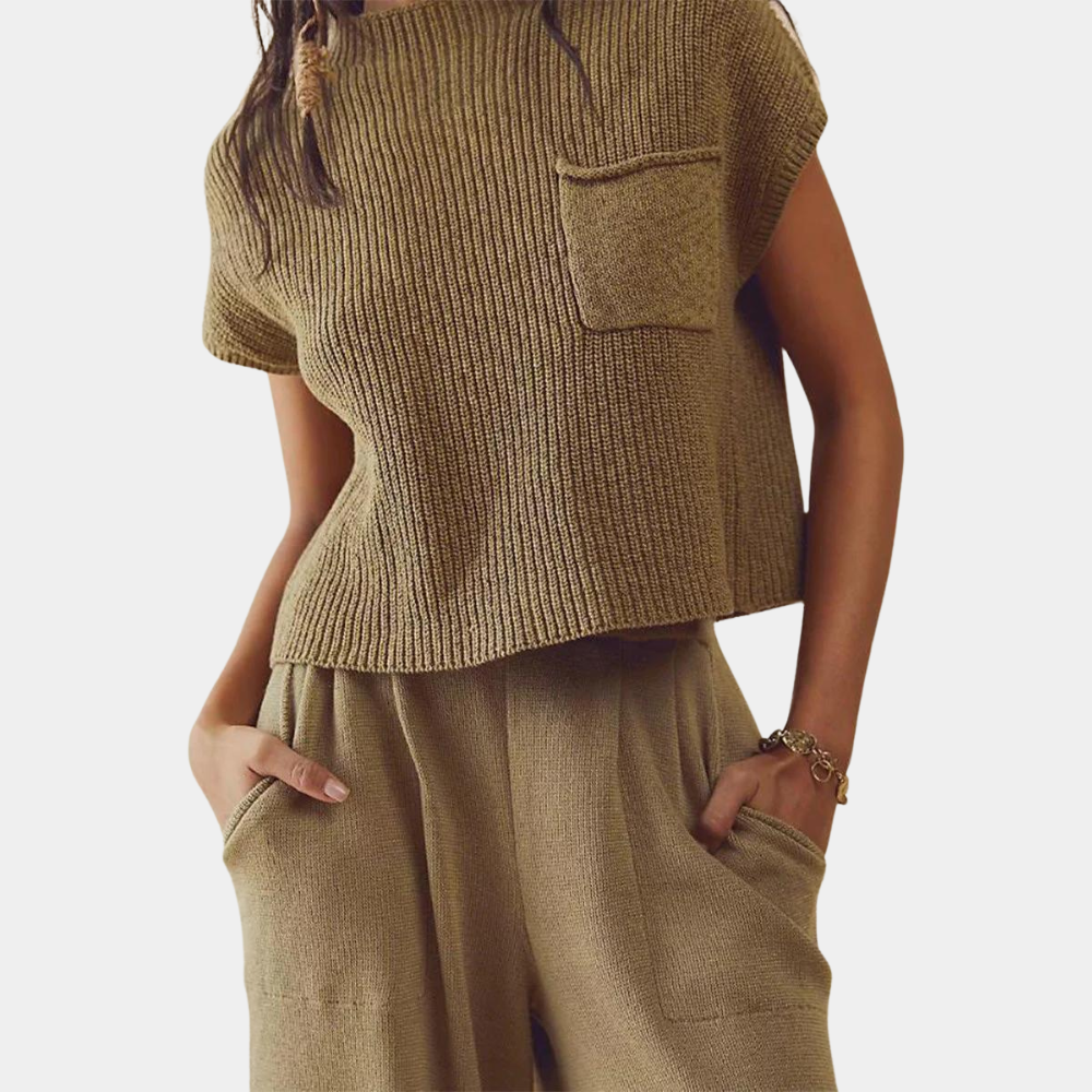 Stylisches Frauen-Outfit: Oberteil und Hose von Emma