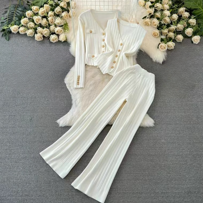 Elene - Schickes Damen-Strick-Ensemble