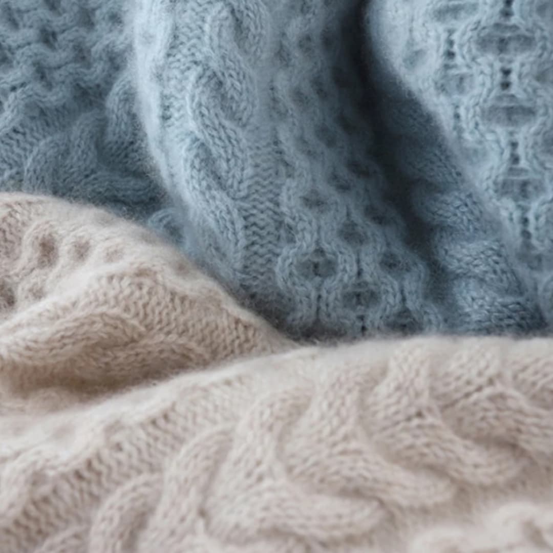 Damen Rollkragenpullover mit Zopfmuster