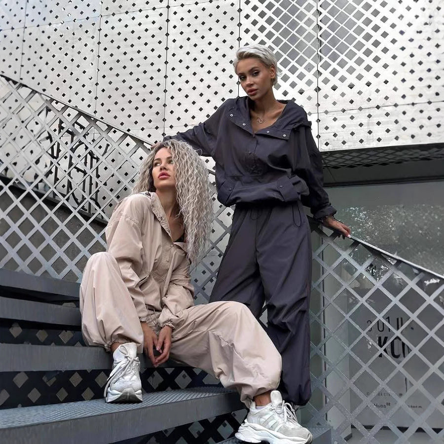 Damenjacke Wasserabweisend mit Kapuze und Regulablem Bund