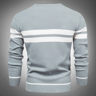 Gestreifter Pullover mit sportlicher Eleganz