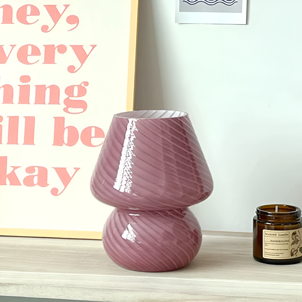 Striped Glow- Eine mundgeblasene gestreifte Glas-tischlampe