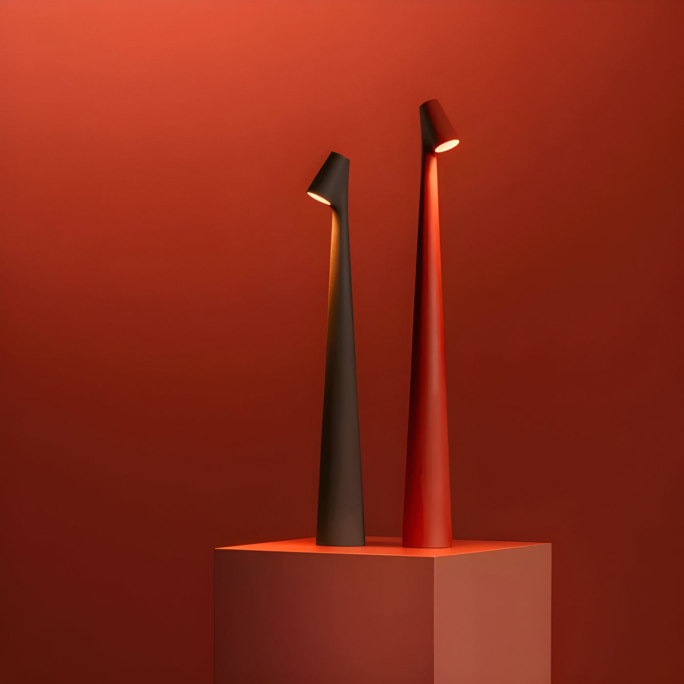 Elegante LED Tischlampe - Kabellos und Dimmbar