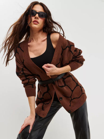 Damen Strickjacke mit grafischem Muster und eleganter Silhouette Heidi-Mode