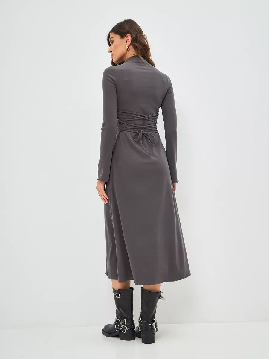 Damen Wickelkleid mit tailliertem Schnitt und eleganten Rüschendetails Heidi-Mode