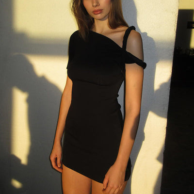 Damen Minikleid mit asymmetrischem One-Shoulder Design und figurbetonter Silhouette Heidi-Mode